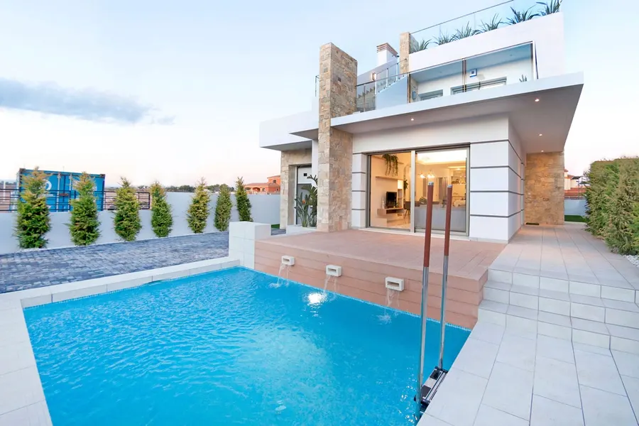 Villa 3+kk — Los Alcazares