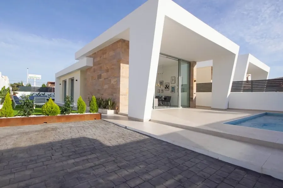Villa 3+kk — Torrevieja — Foto 1
