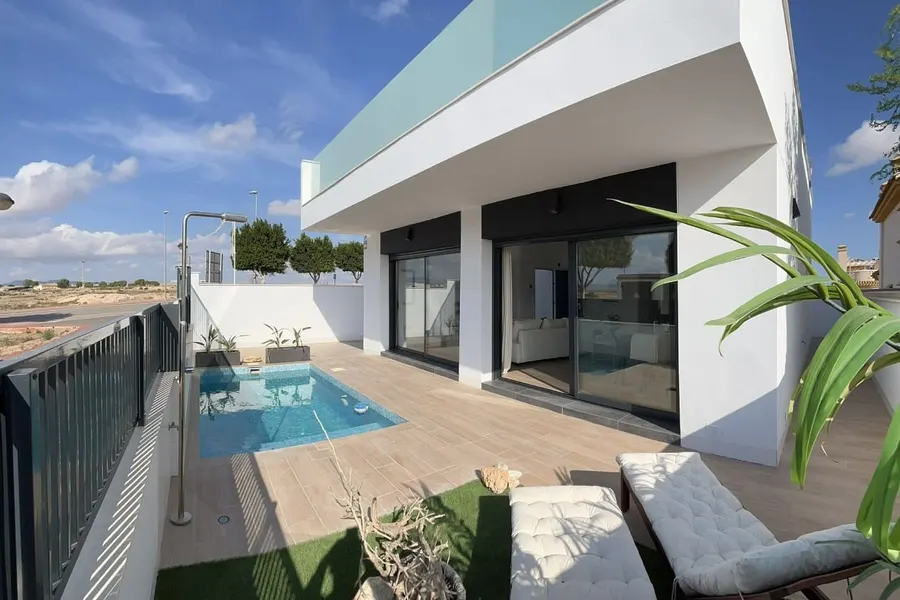 Villa 2+kk — Roldan