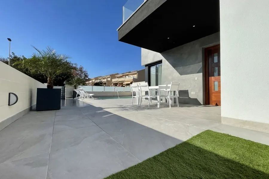 Villa 3+kk — Torrevieja — Foto 3