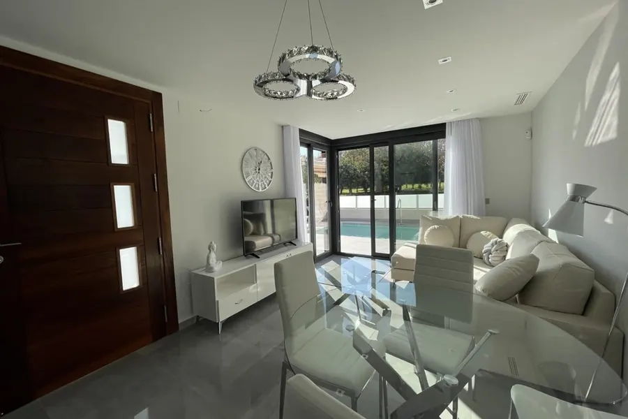 Villa 3+kk — Torrevieja — Foto 4