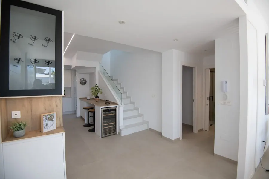 Reihenhaus 3+kk — Santiago De La Ribera — Foto 11