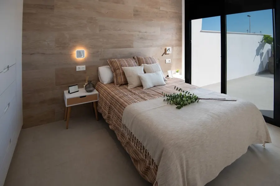Reihenhaus 3+kk — Santiago De La Ribera — Foto 15