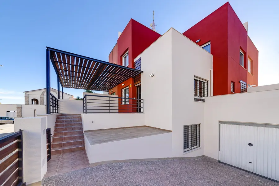 Townhouse 3+kk — Algorfa — photo 2