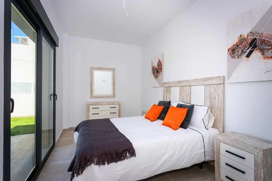 Reihenhaus 3+kk — Daya Nueva — Foto 10