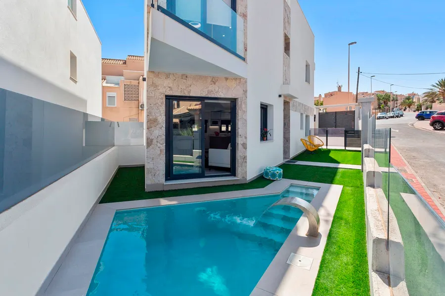 Villa 3+kk — Torrevieja — Foto 3