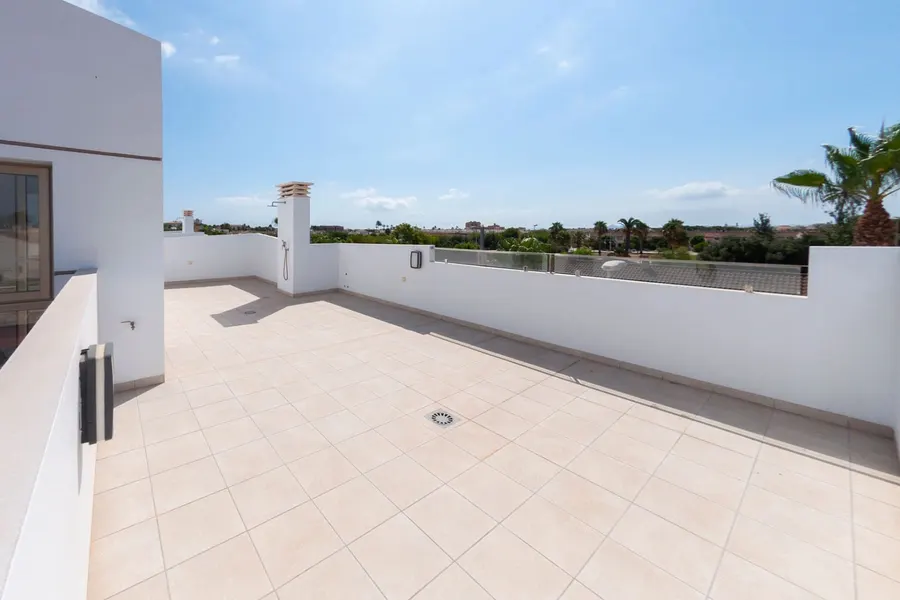 Villa 3+kk — Los Alcazares — Foto 2