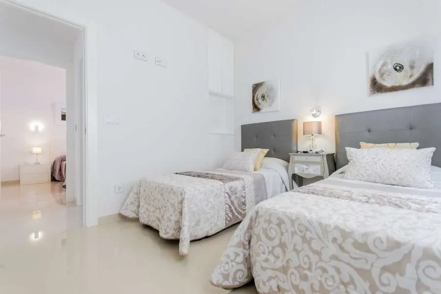 Villa 4+kk — San Miguel De Salinas — Foto 12