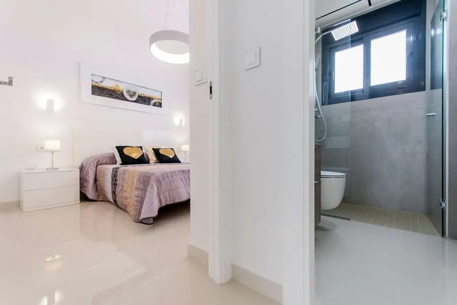 Villa 4+kk — San Miguel De Salinas — Foto 17