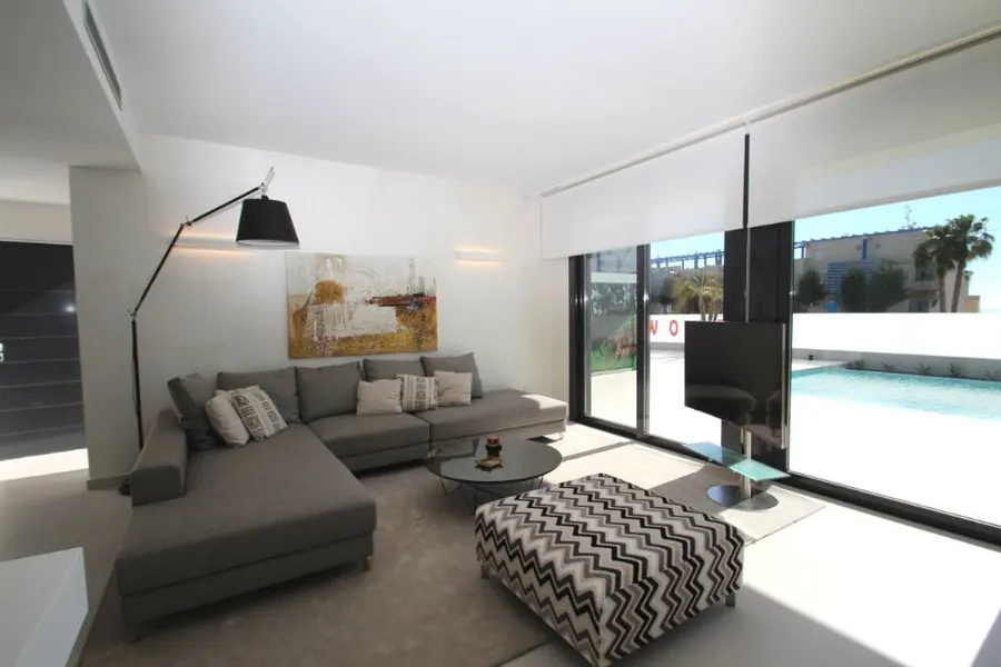 Villa 4+kk — San Miguel De Salinas — Foto 3