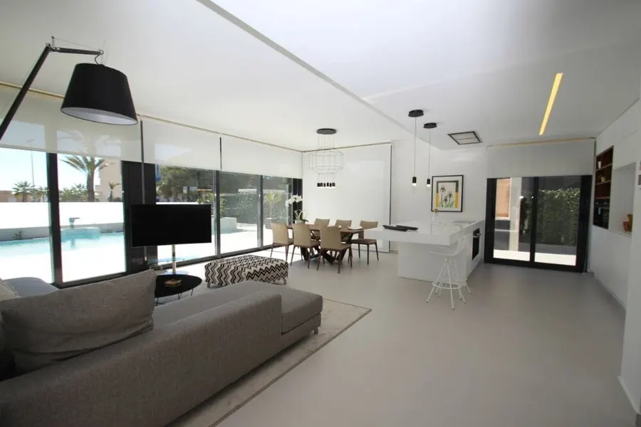 Villa 4+kk — San Miguel De Salinas — Foto 5