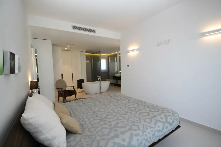 Villa 4+kk — San Miguel De Salinas — Foto 6