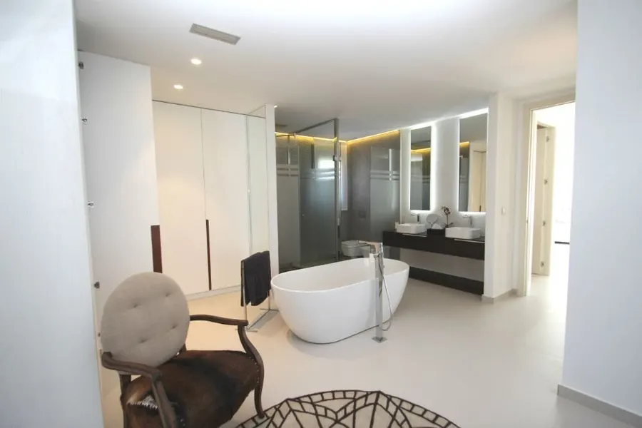 Villa 4+kk — San Miguel De Salinas — Foto 10