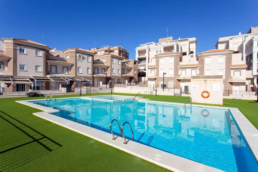 Townhouse 3+kk — Santa Pola — photo 12
