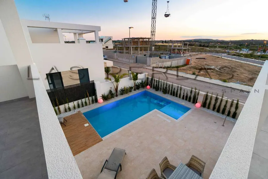 Villa 3+kk — Benijofar — Foto 3
