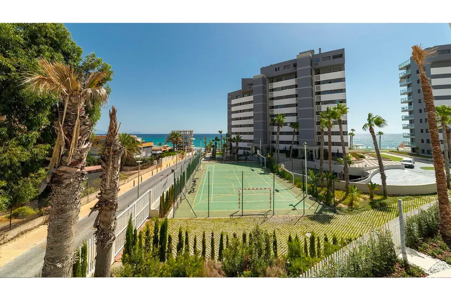 Villa 3+kk — Alicante — Foto 2