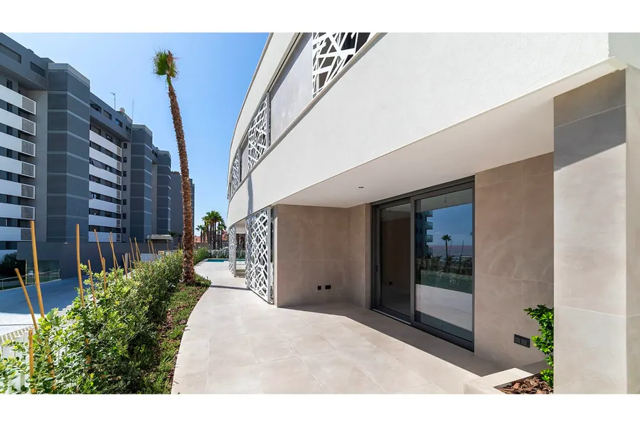 Villa 3+kk — Alicante — Foto 6