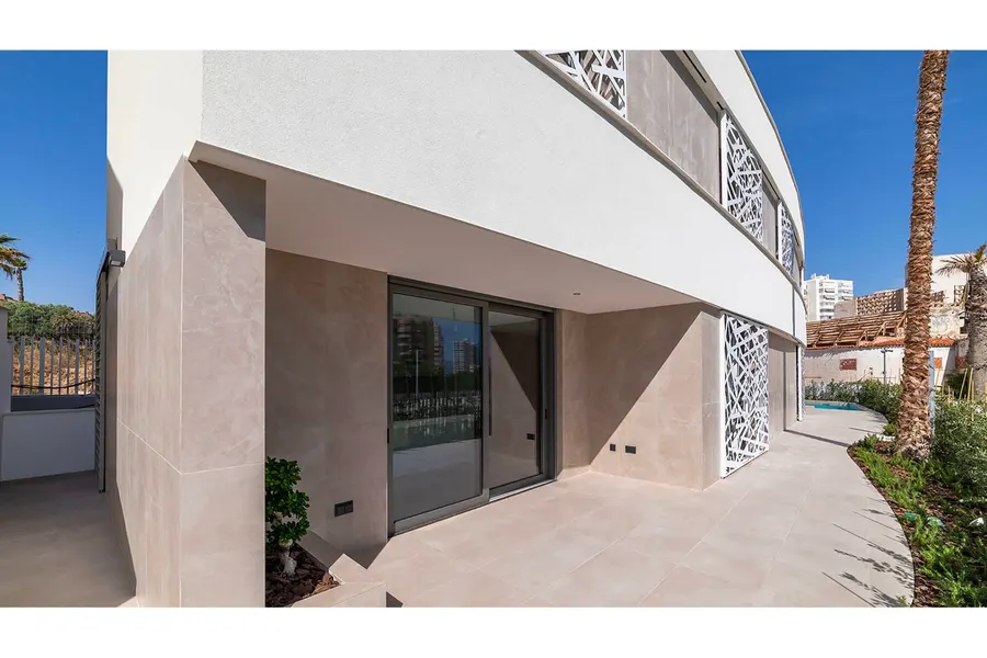 Villa 3+kk — Alicante — Foto 10