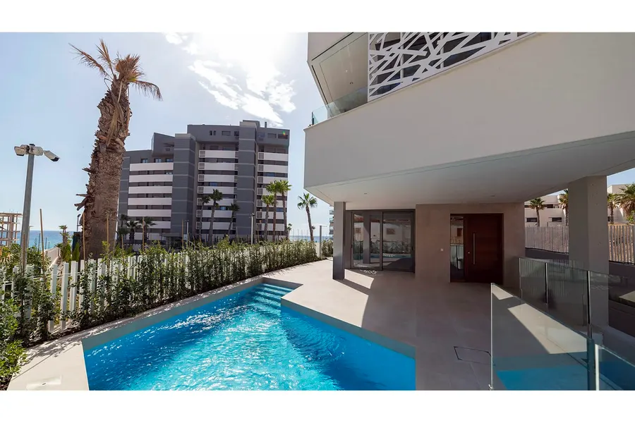 Villa 3+kk — Alicante — Foto 11