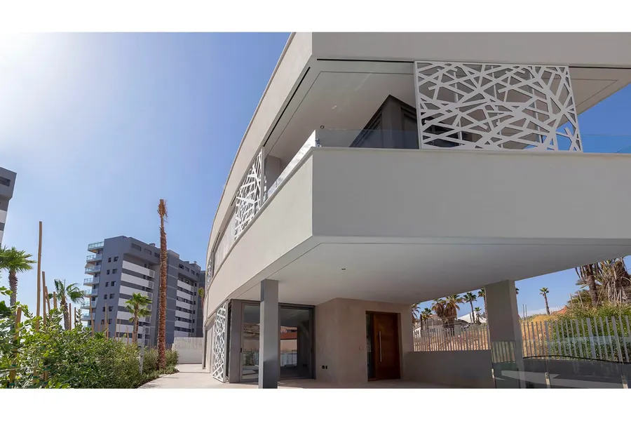 Villa 3+kk — Alicante — Foto 12