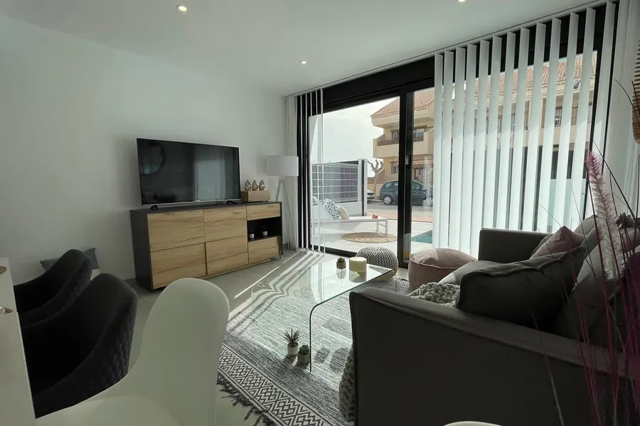 Reihenhaus 3+kk — Santiago De La Ribera — Foto 10