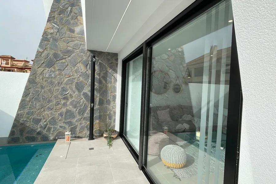 Reihenhaus 3+kk — Santiago De La Ribera — Foto 5
