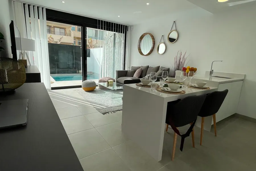 Reihenhaus 3+kk — Santiago De La Ribera — Foto 6
