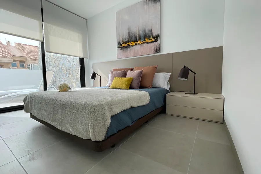 Reihenhaus 3+kk — Santiago De La Ribera — Foto 17