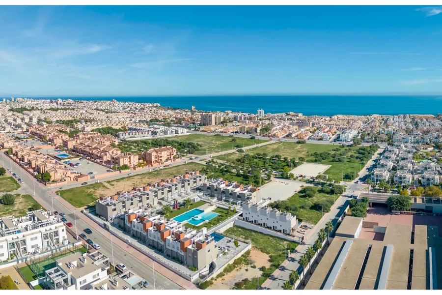 Reihenhaus 3+kk — Torrevieja — Foto 4