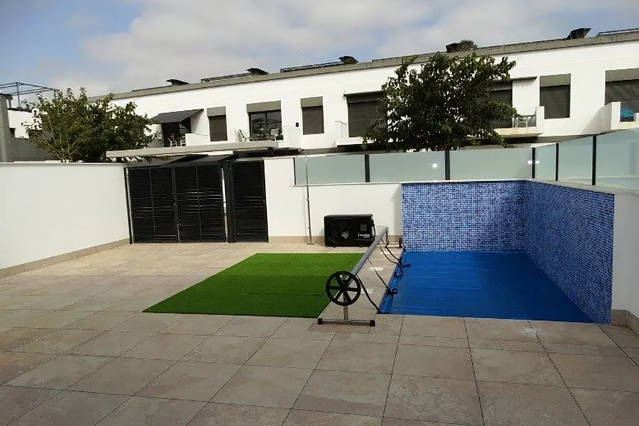 Reihenhaus 3+kk — Santiago De La Ribera — Foto 4