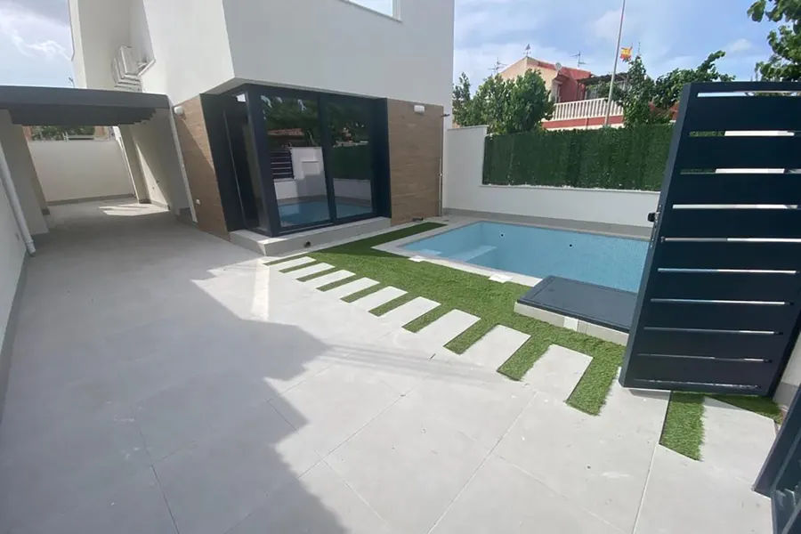 Villa 3+kk — Los Alcazares — Foto 2