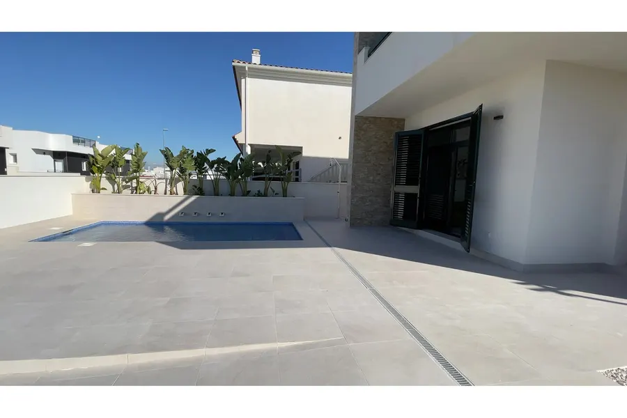 Villa 3+kk — Daya Nueva — Foto 13