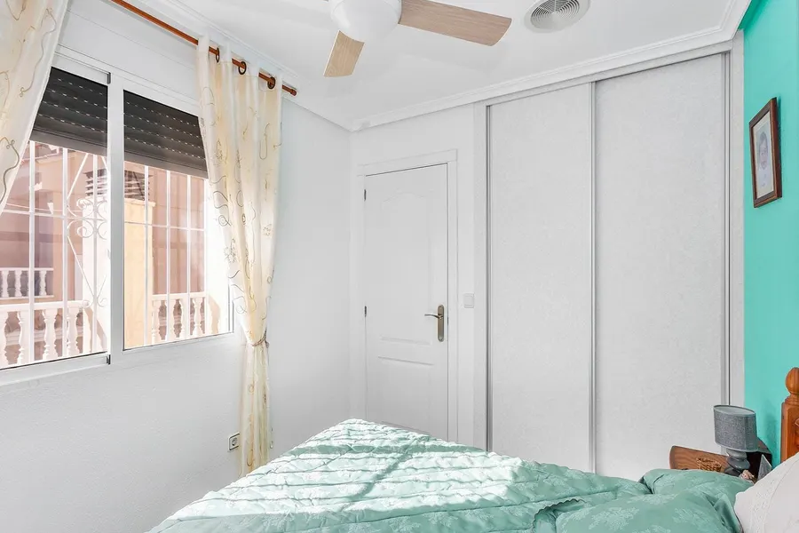 Townhouse 4+kk — Guardamar Del Segura — photo 17