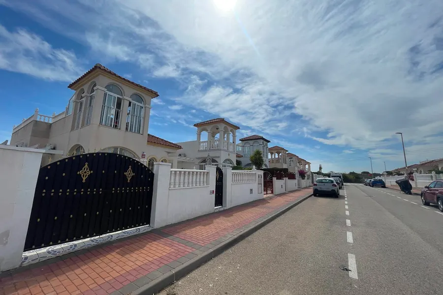 Villa 3+kk — Algorfa — Foto 4