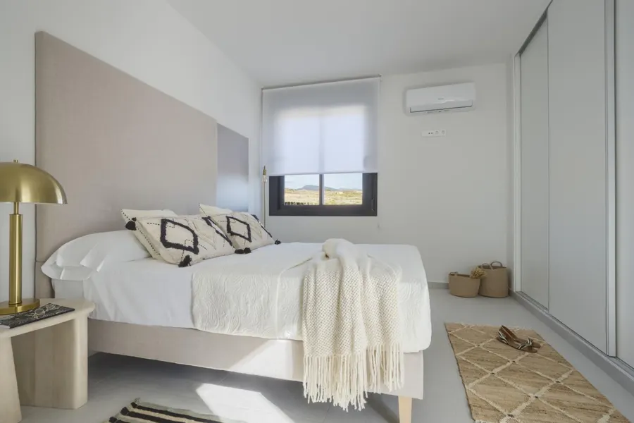 Reihenhaus 3+kk — Banos Y Mendigo — Foto 10
