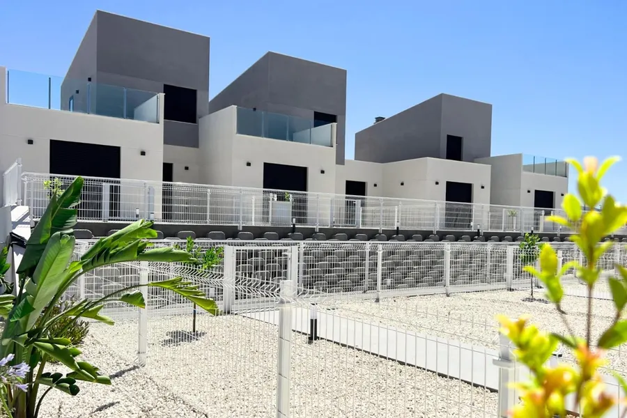 Reihenhaus 3+kk — Banos Y Mendigo — Foto 14